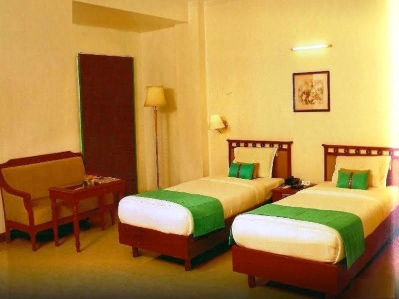 Hotel The Avenue Center Kochi