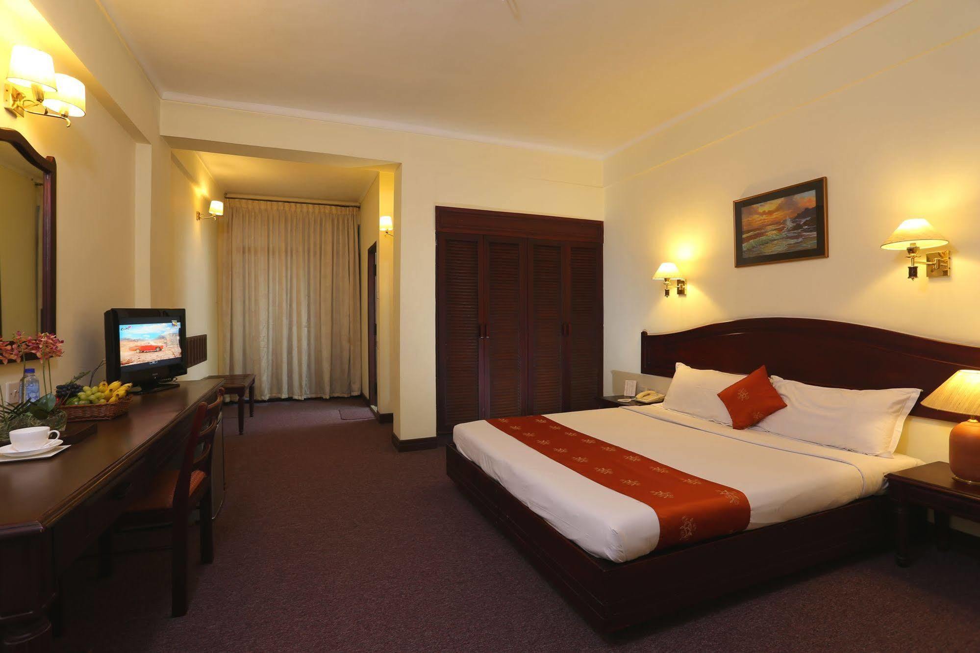 Hotel The International
