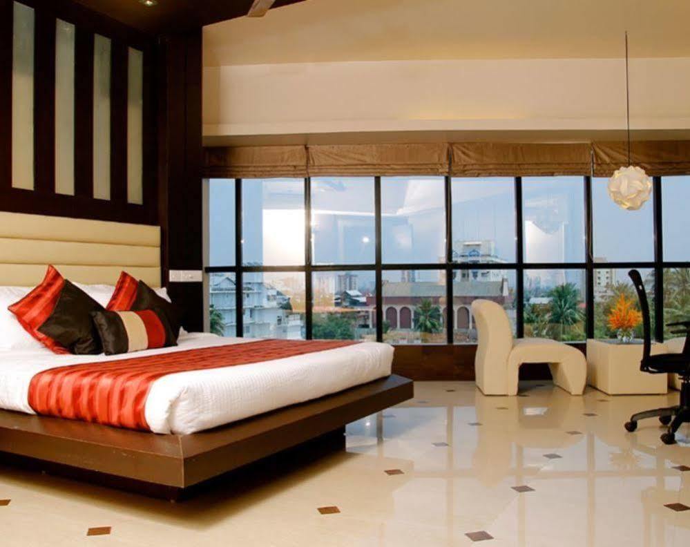Imperial Regency Hotel 3*