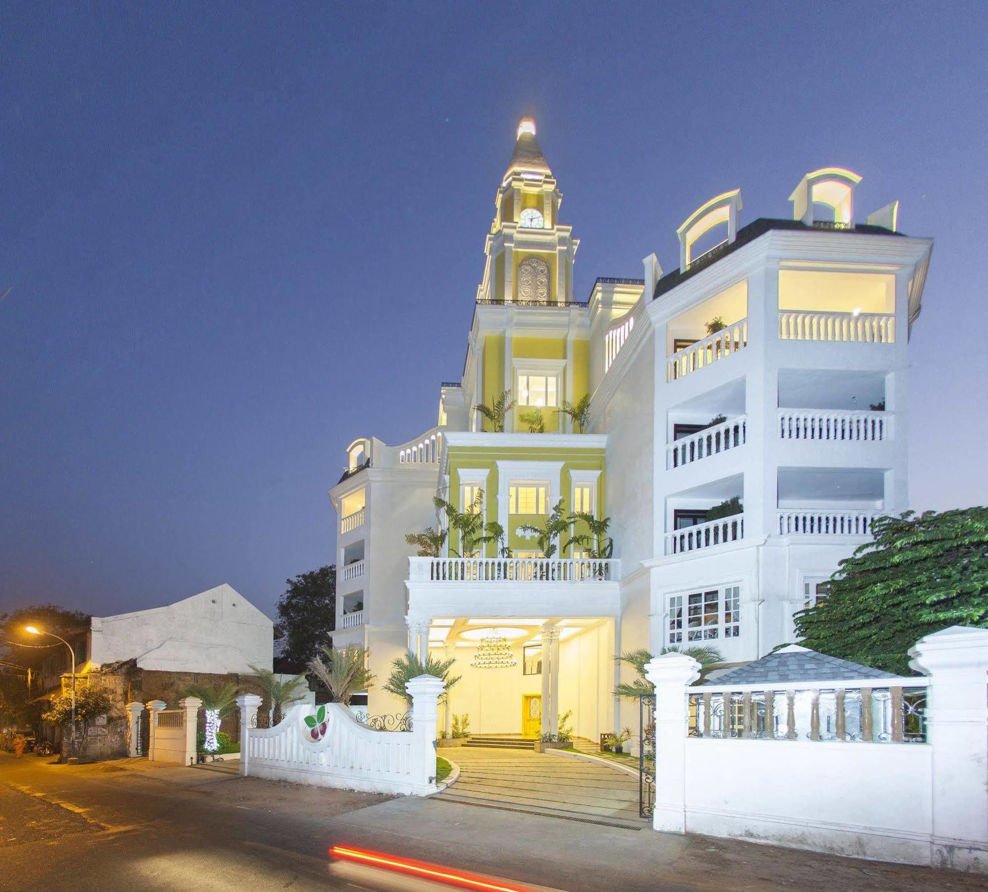 Fragrant Nature - A Five Star Classified Kochi