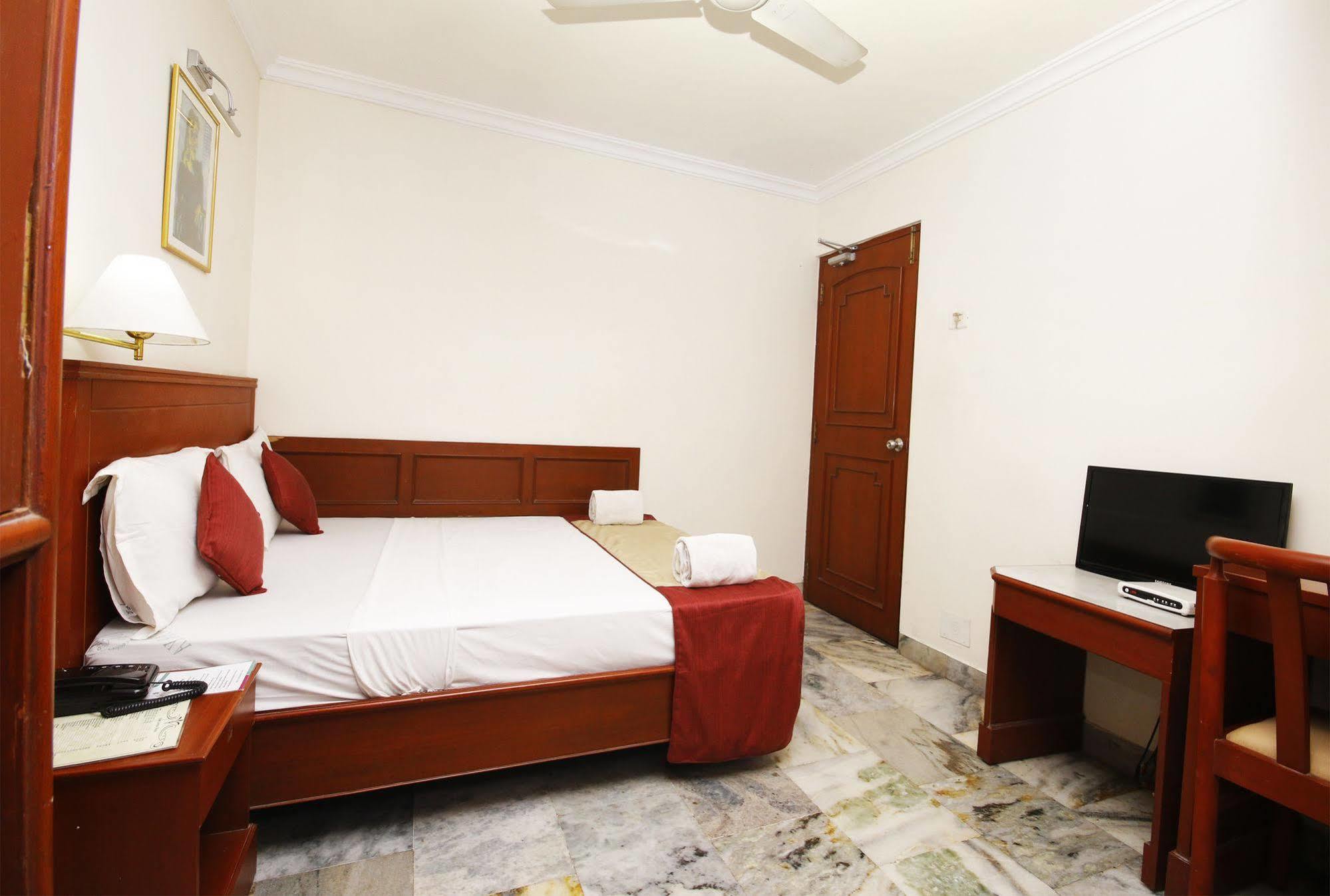 Hotel Aiswarya Kochi