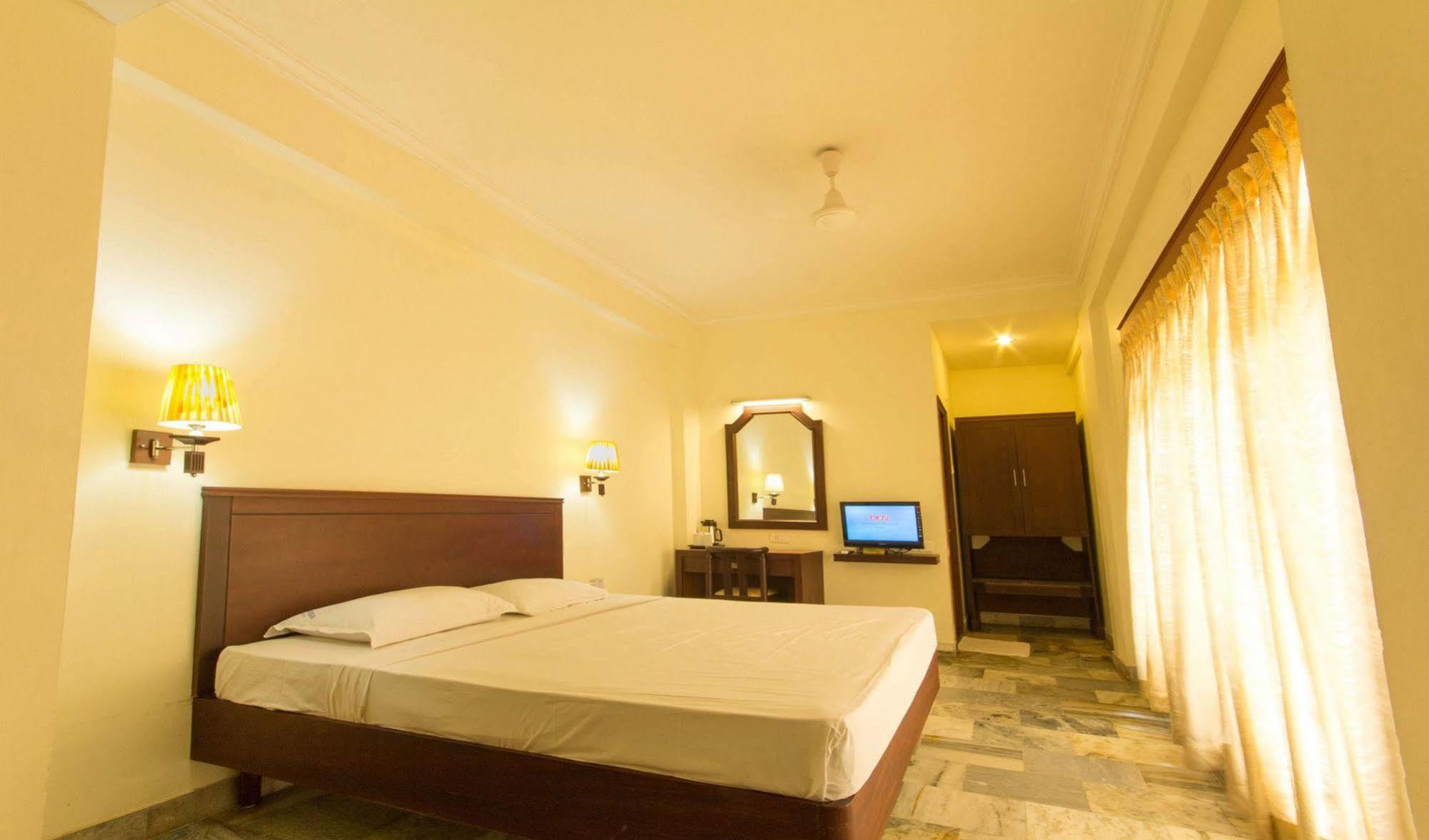Aiswarya Hotel Kochi