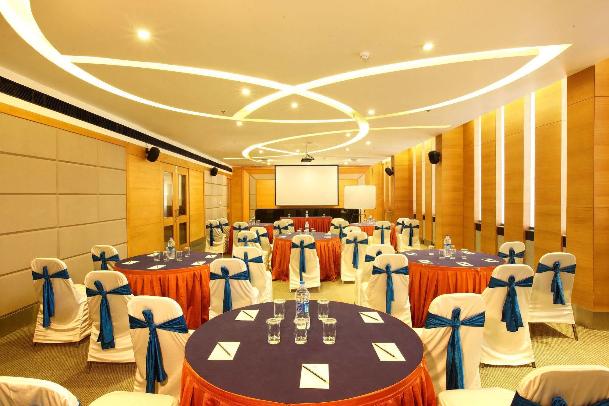 Ginger Mg Road Hotel 4*