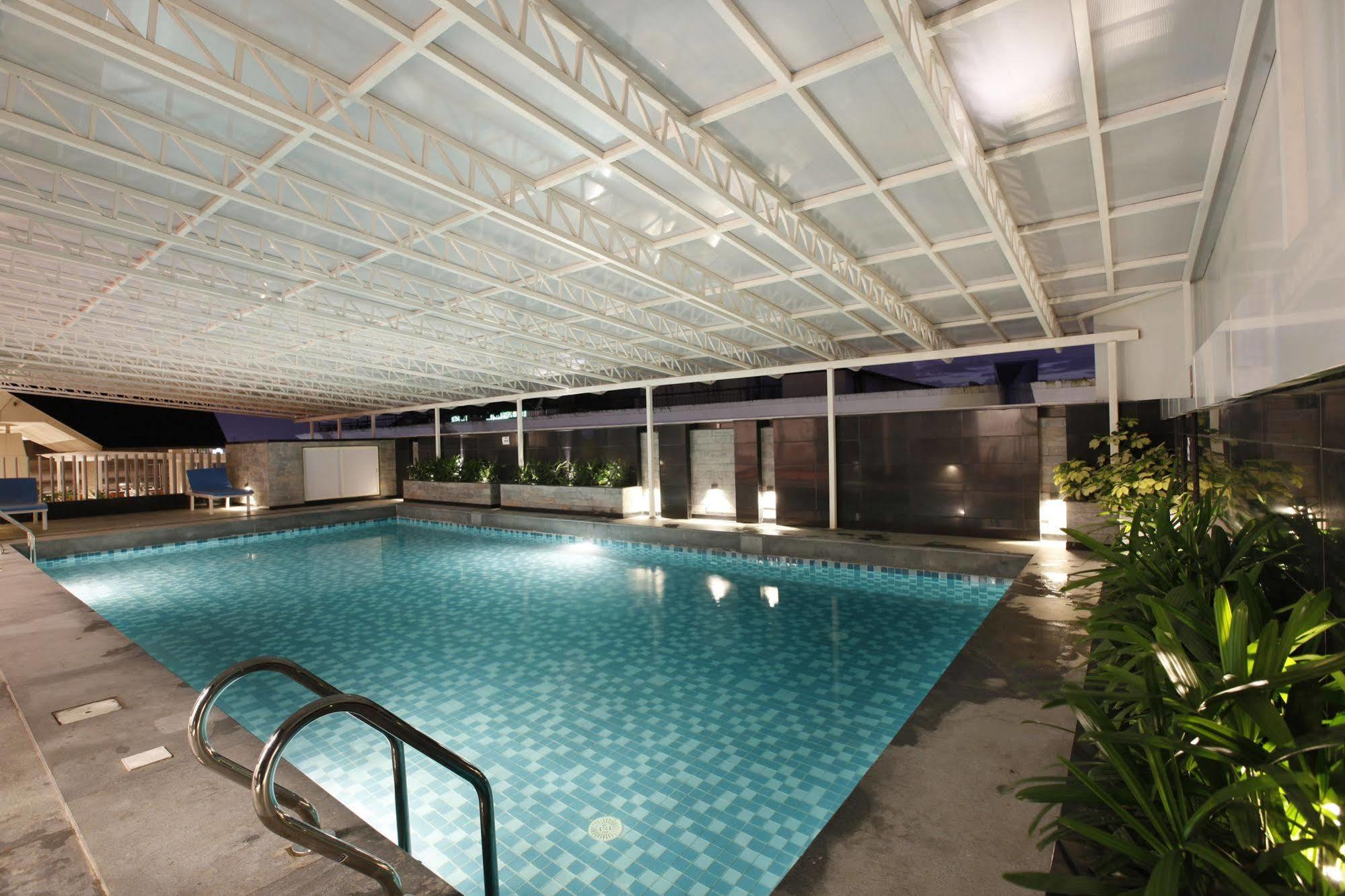 Ginger Mg Road Hotel