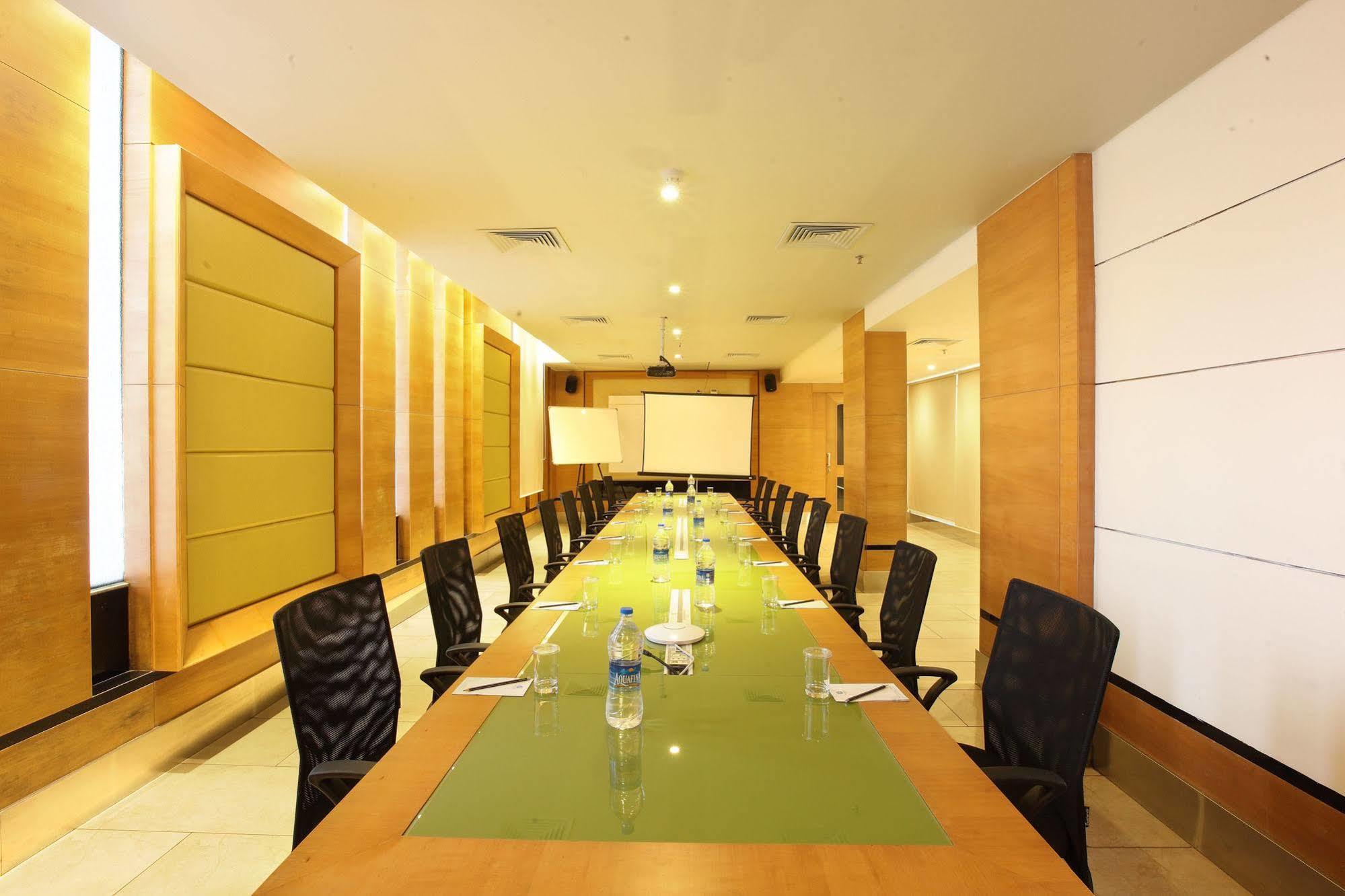 Ginger Mg Road Hotel 4*