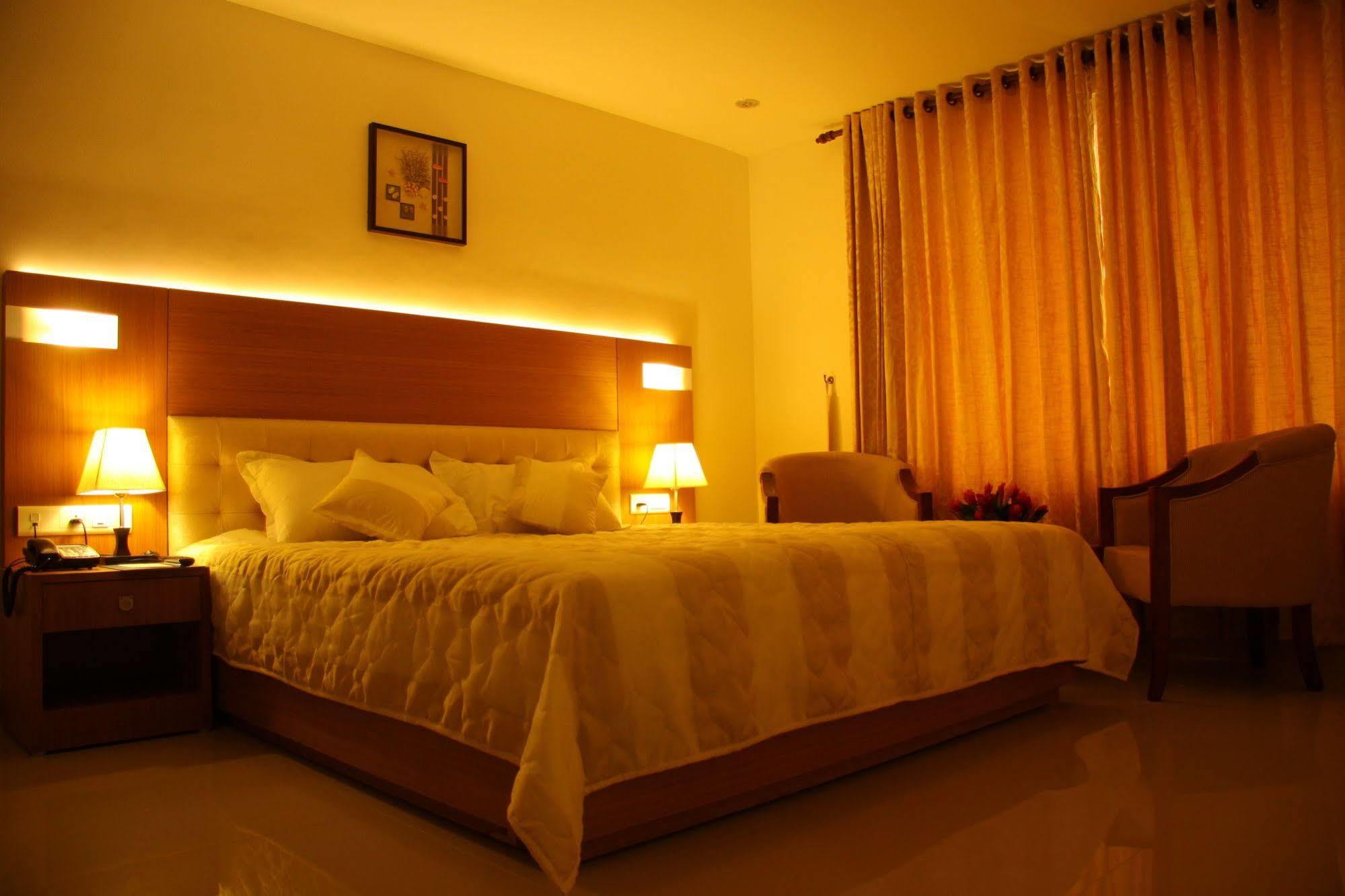 Dewland Cochin Hotel 4*