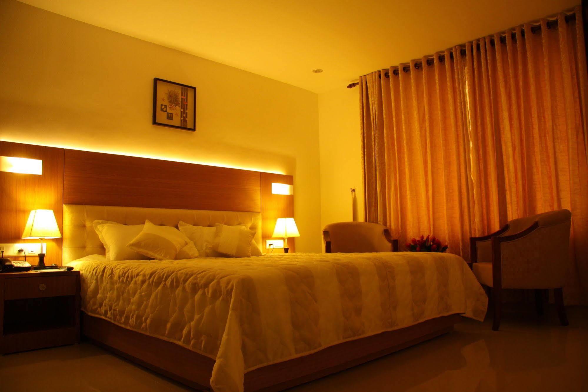 Dewland Cochin Hotel 4*