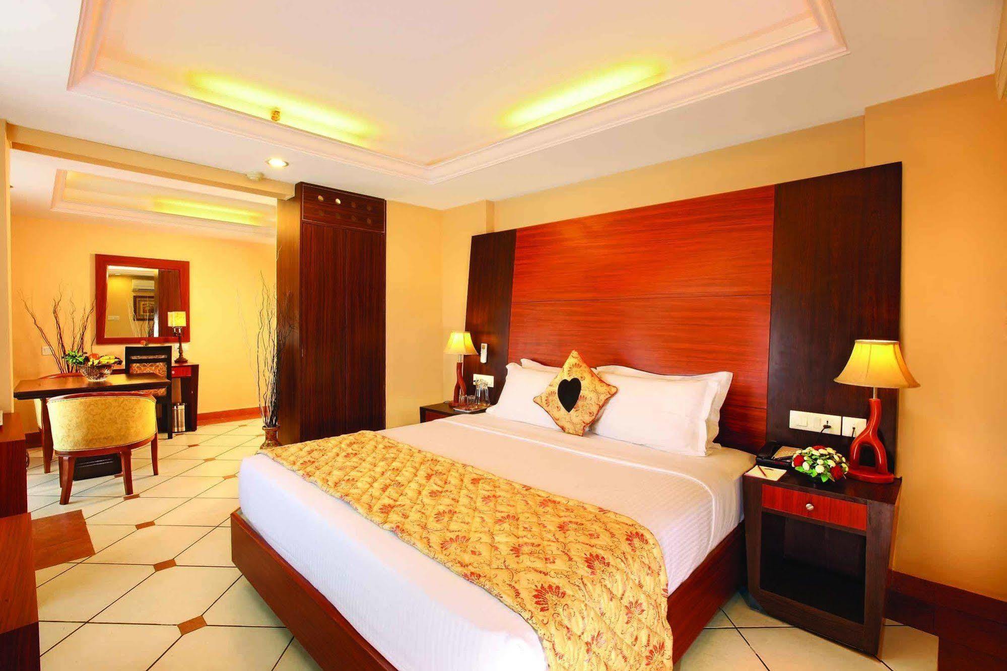 Emarald Cochin 3*