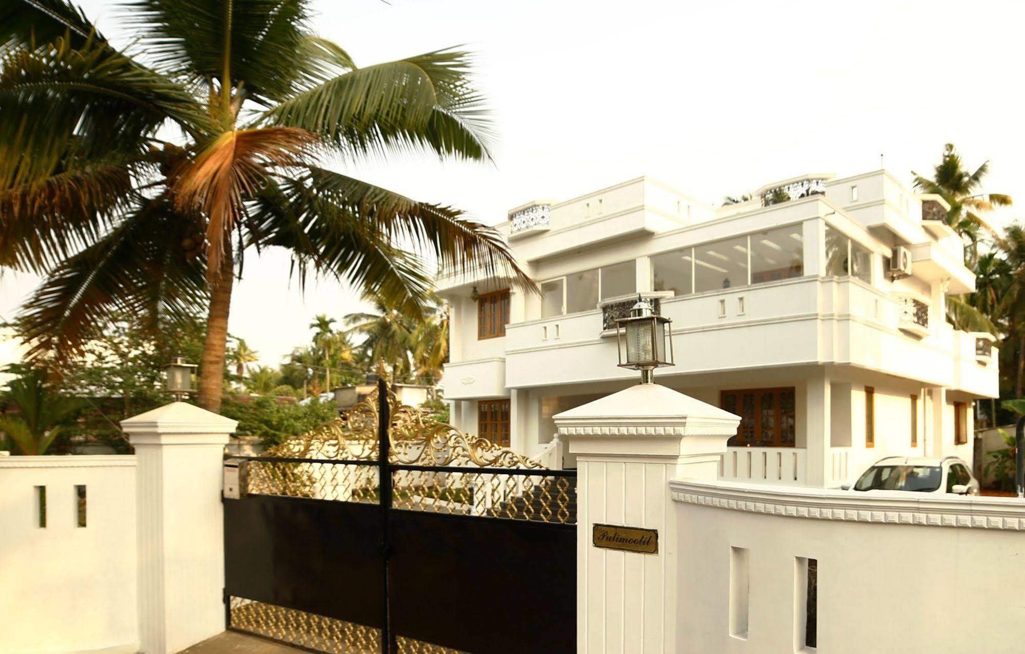 Cochin Cove 3*