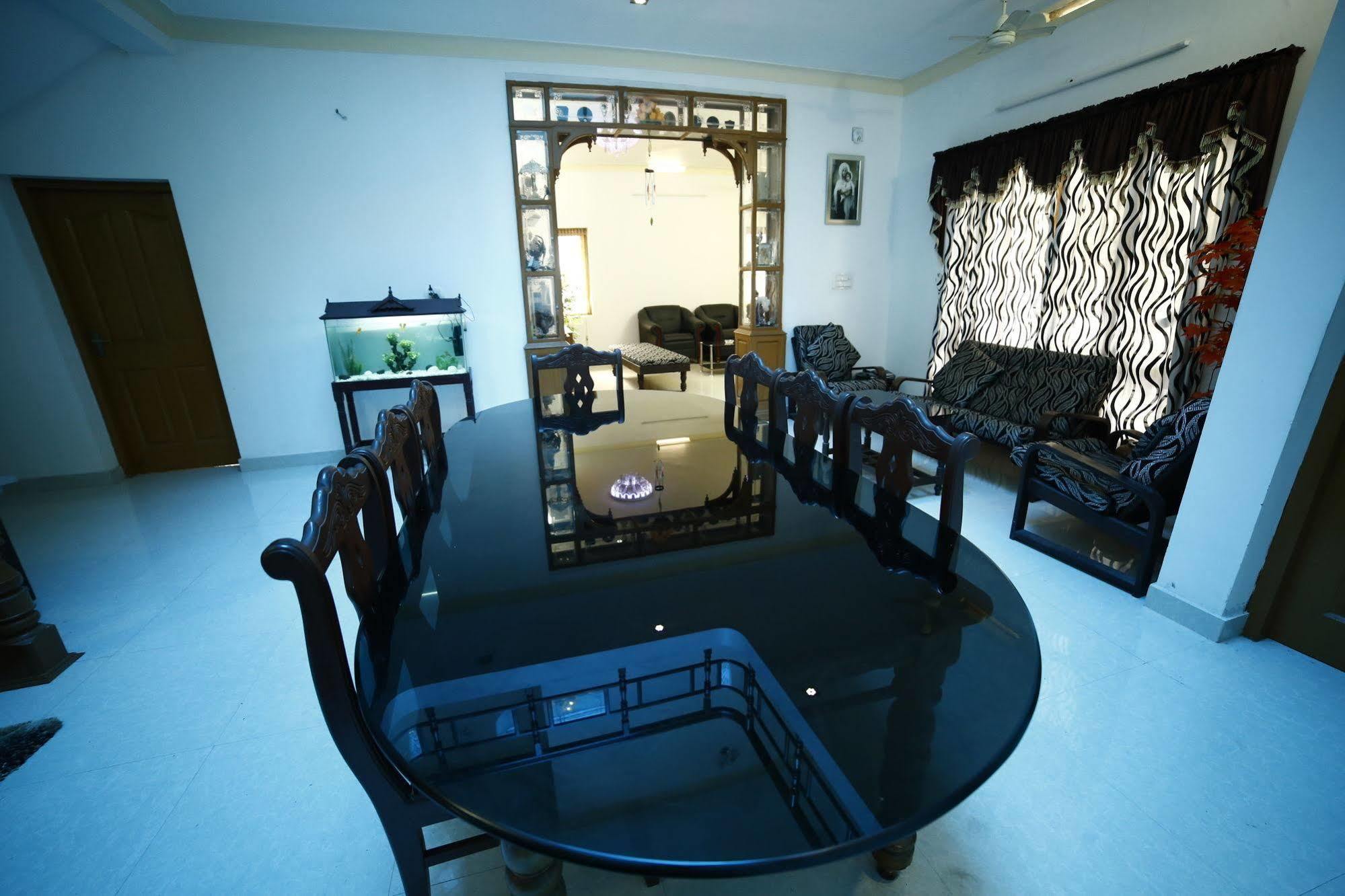 Cochin Cove Hotel 3*