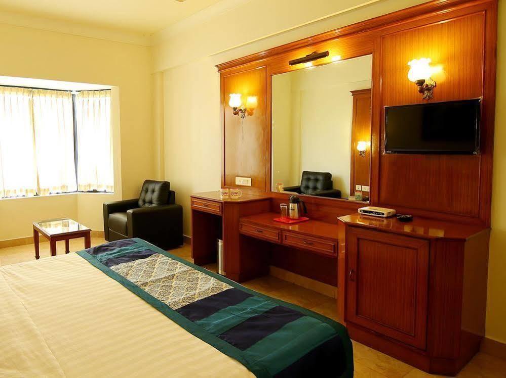 Oyo Jawaharlal Nehru Stadium Hotel Kochi