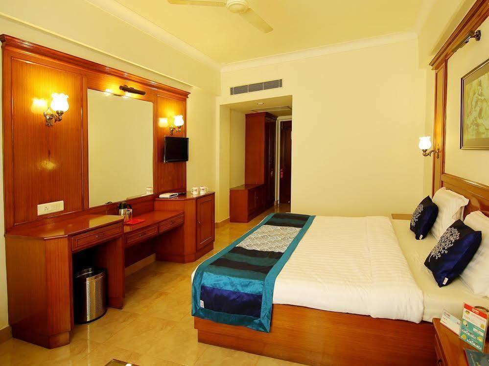 Hotel Oyo Jawaharlal Nehru Stadium