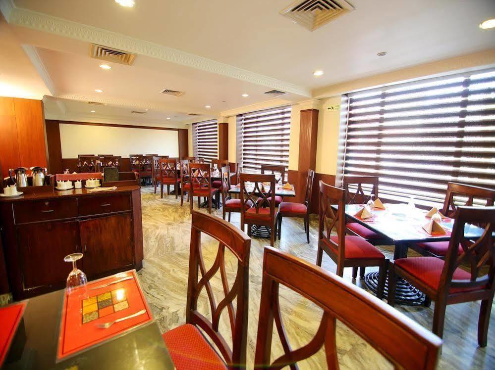 Hotel Oyo Jawaharlal Nehru Stadium 3*