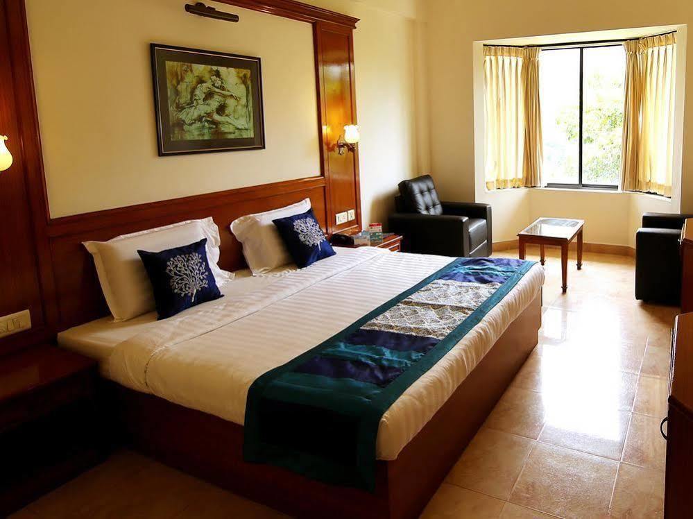 Oyo Jawaharlal Nehru Stadium Hotel
