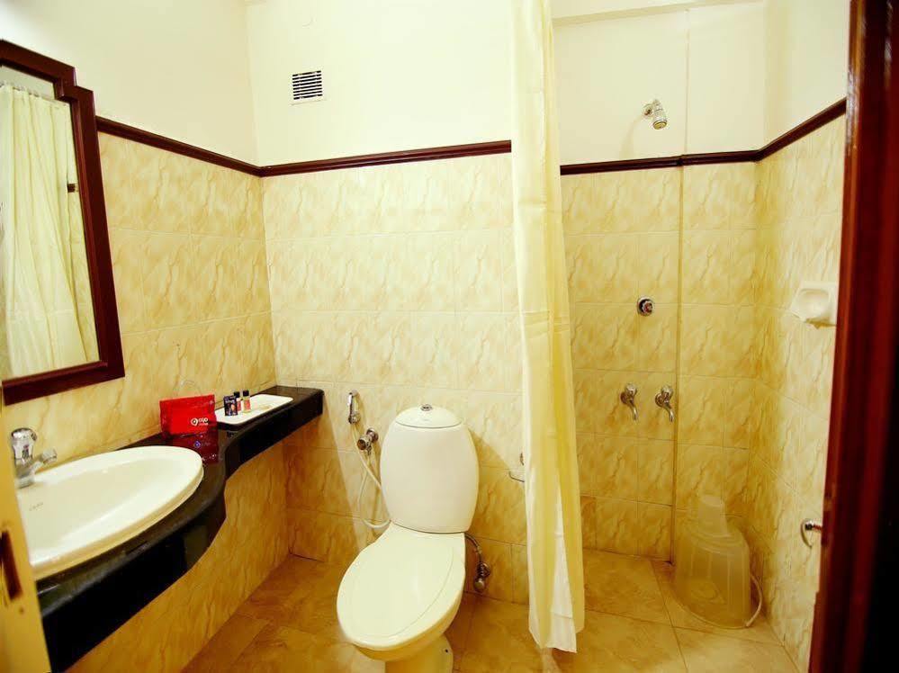 Oyo Jawaharlal Nehru Stadium Hotel