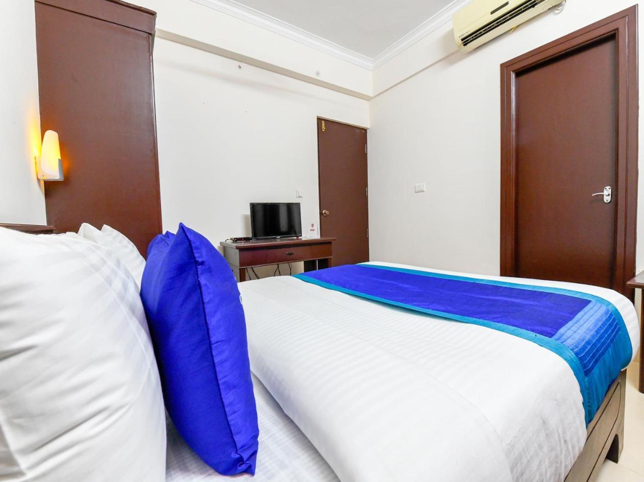 Oyo 11309 Land Residency Hotel 3*