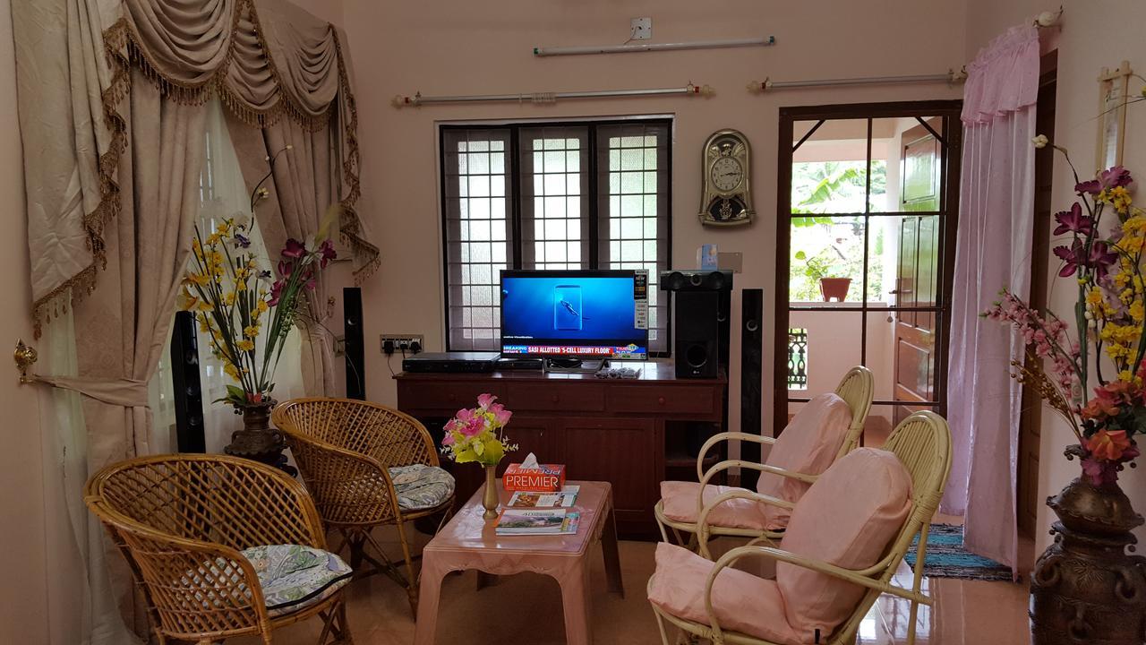 Valiyathayil * Kochi