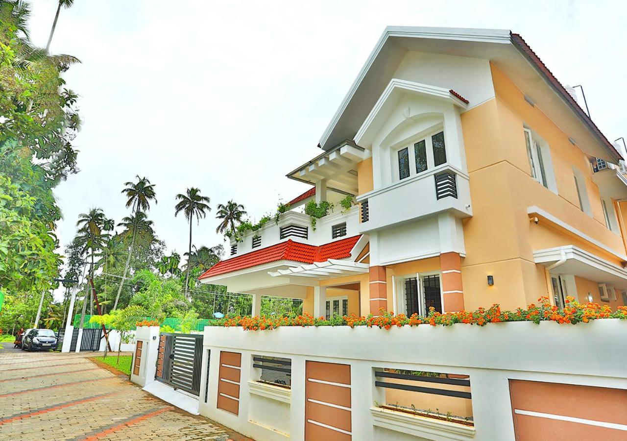 Warm Retreat Hotel
