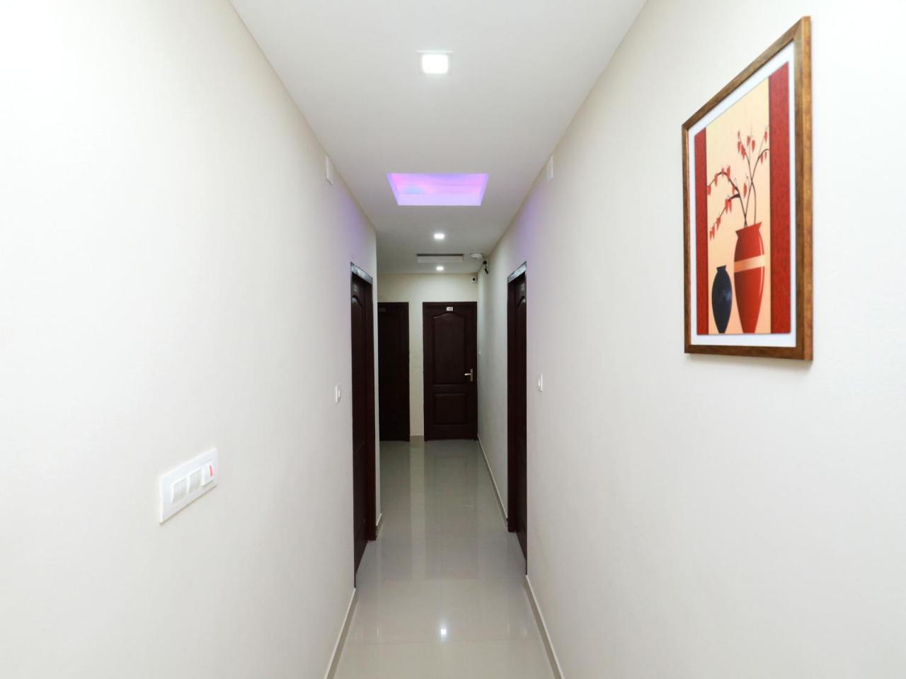 Hotel Oyo 6728 Almas Residency Kochi