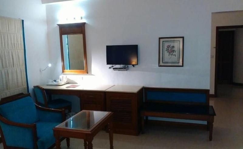 Hotel The Avenue Center 4*