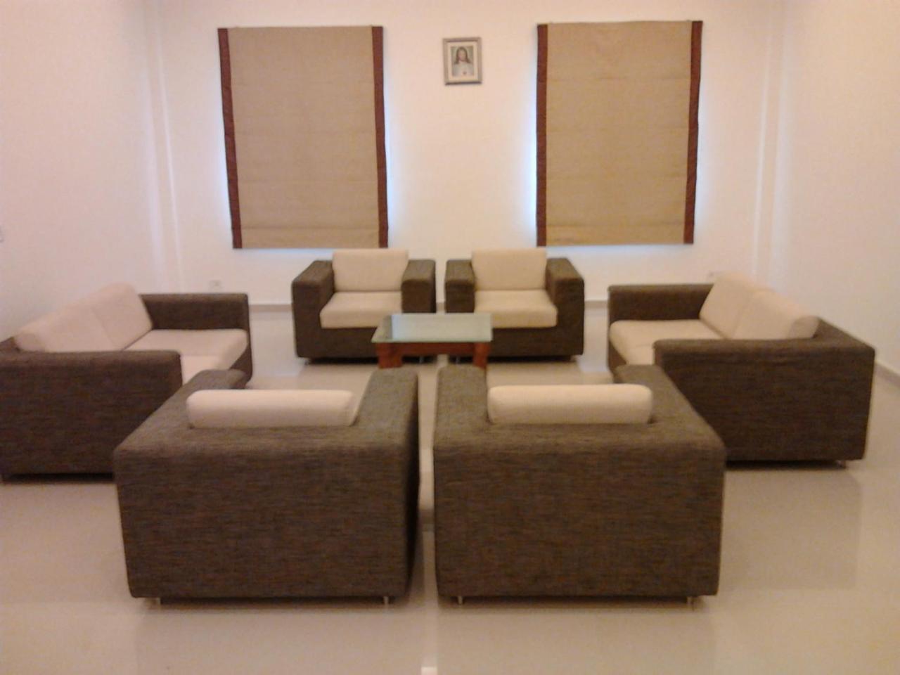 The Avenue Center Hotel