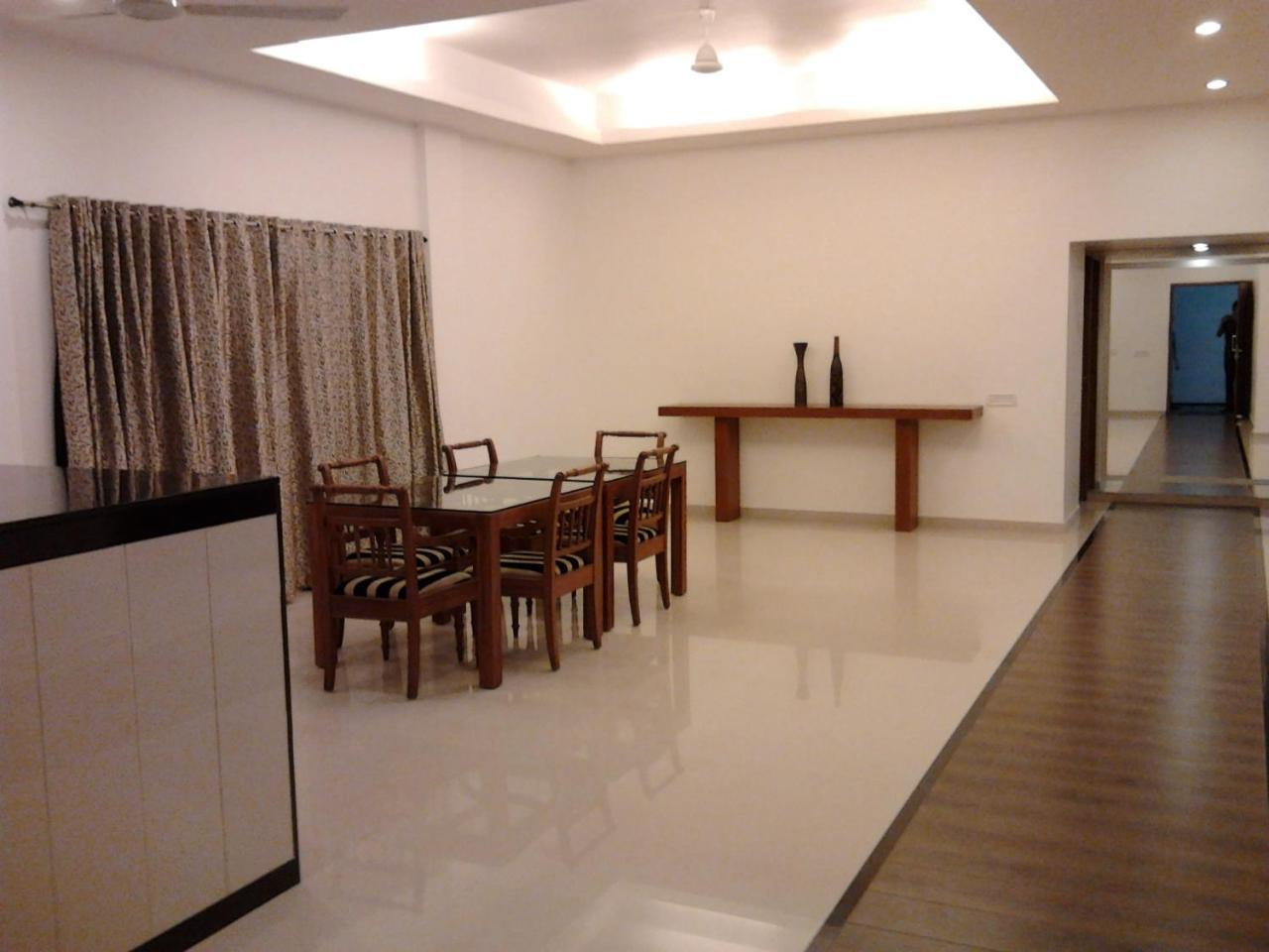 The Avenue Center Hotel