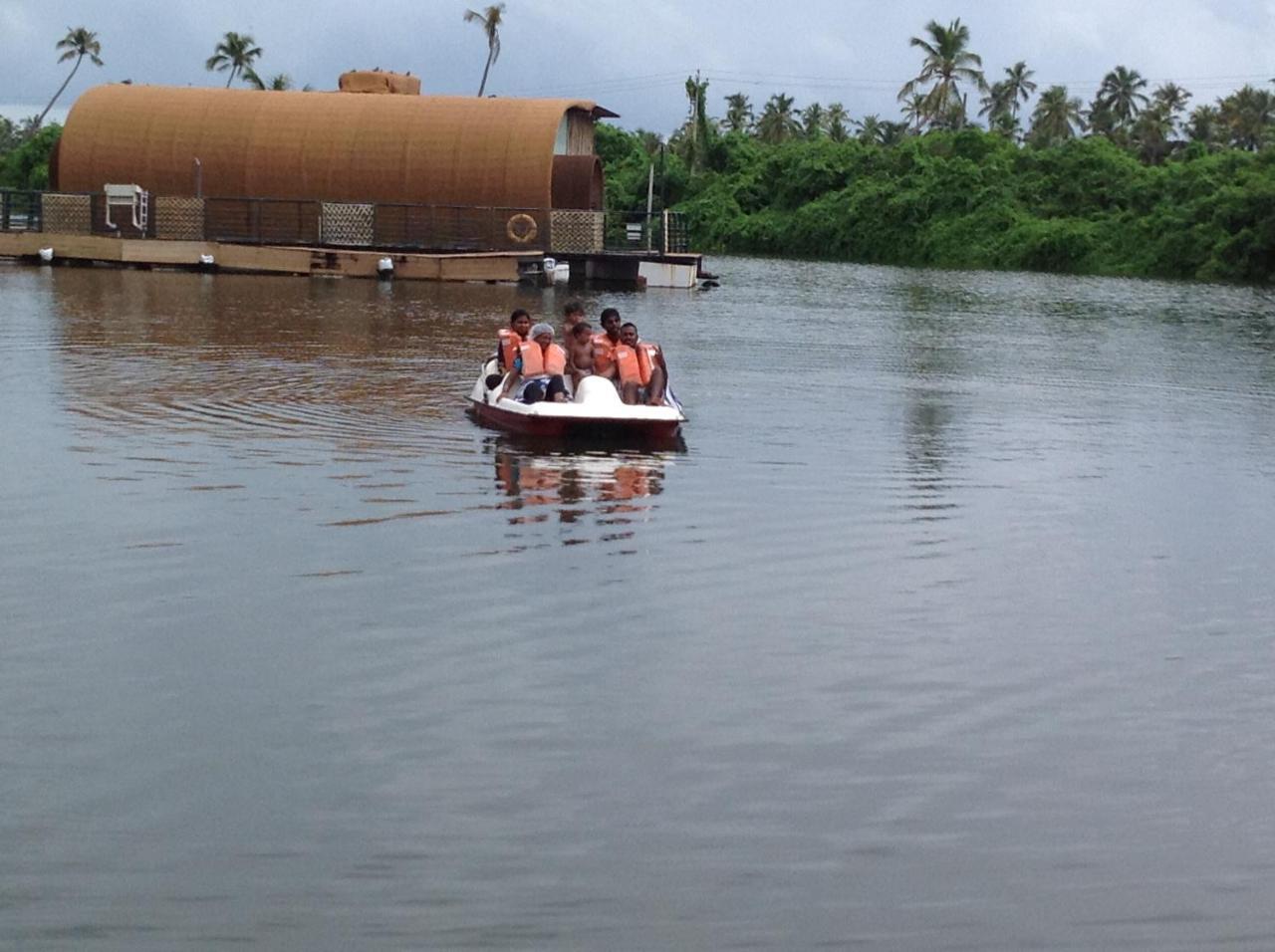 Boche Island - Kumbalangi Resort
