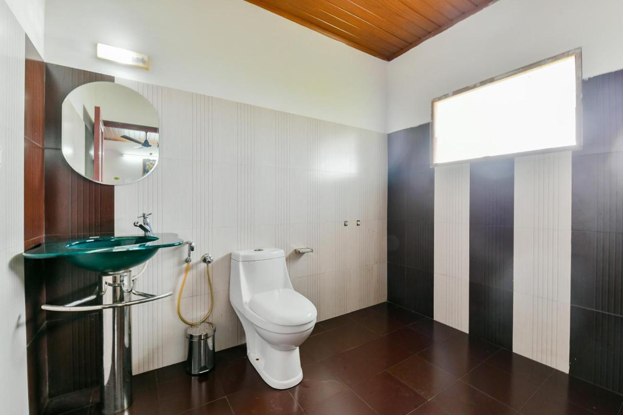 Oyo Flagship 22598 Oval Retreat Hotel 3*