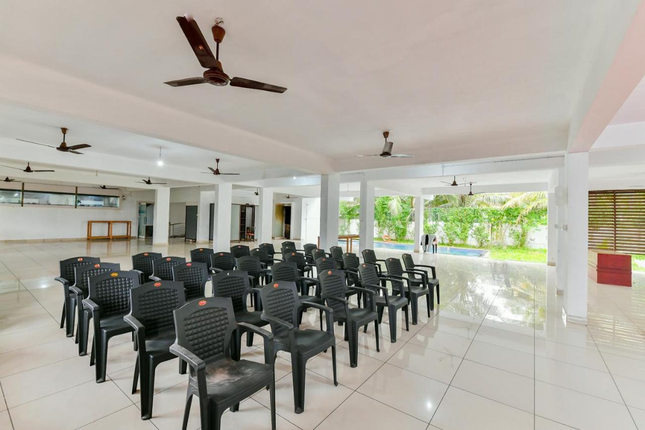 Oyo Flagship 22598 Oval Retreat 3*