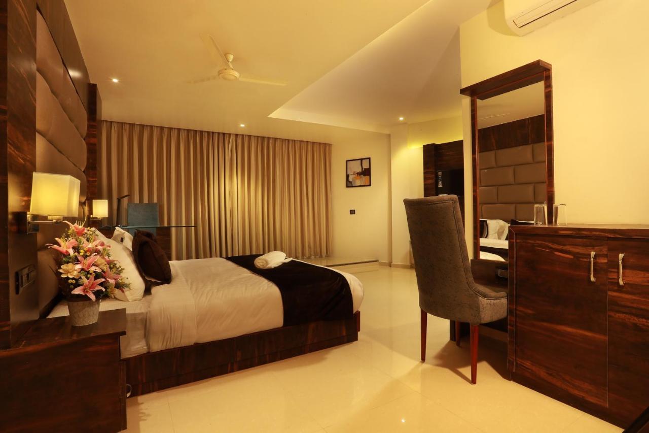 Aura One Hotel