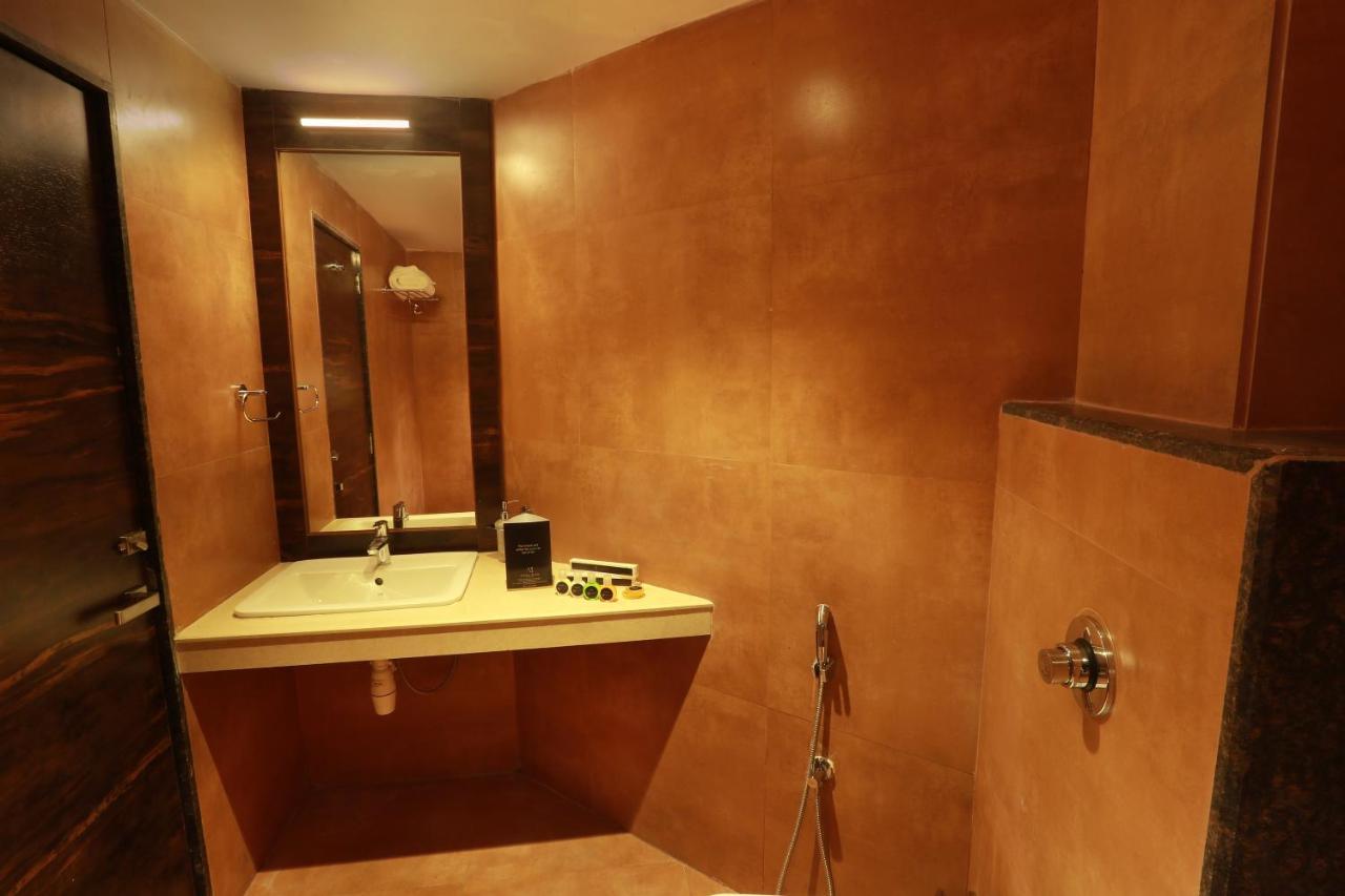 Aura One Hotel