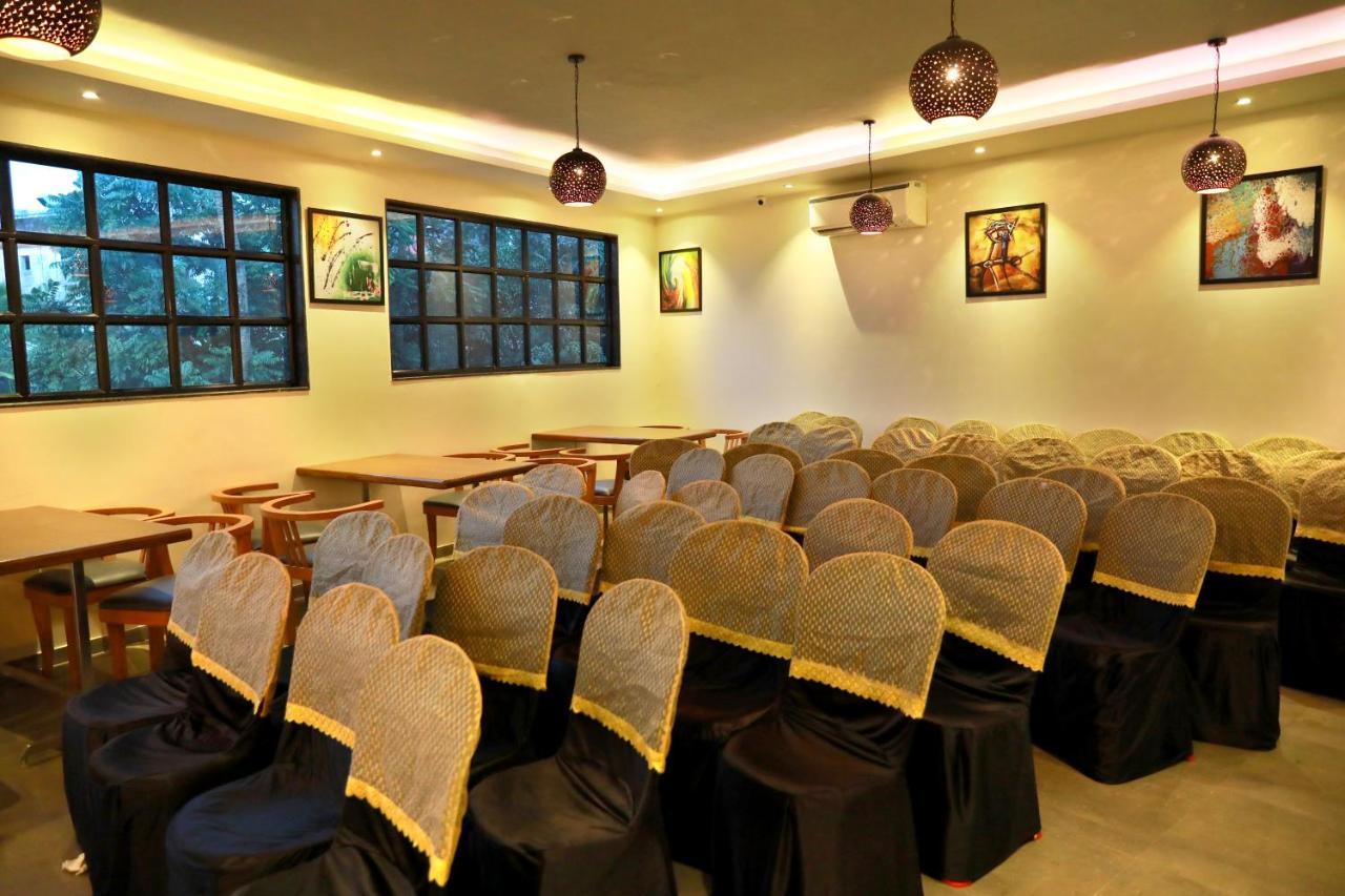 Aura One 4* Kochi