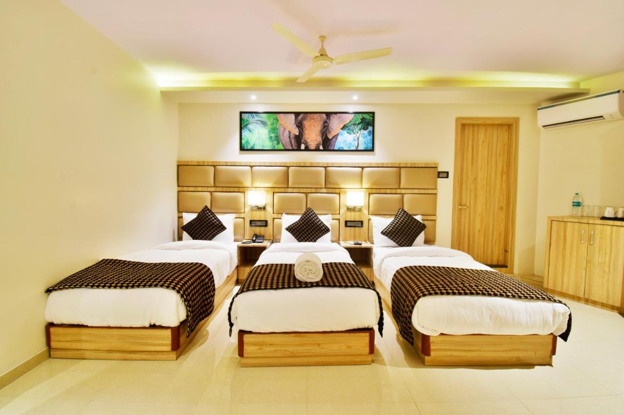 Aura One 4*
