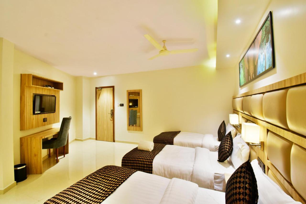 Hotel Aura One 4*