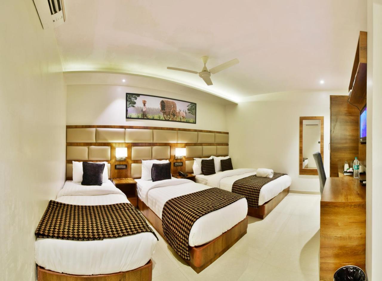 Hotel Aura One 4*