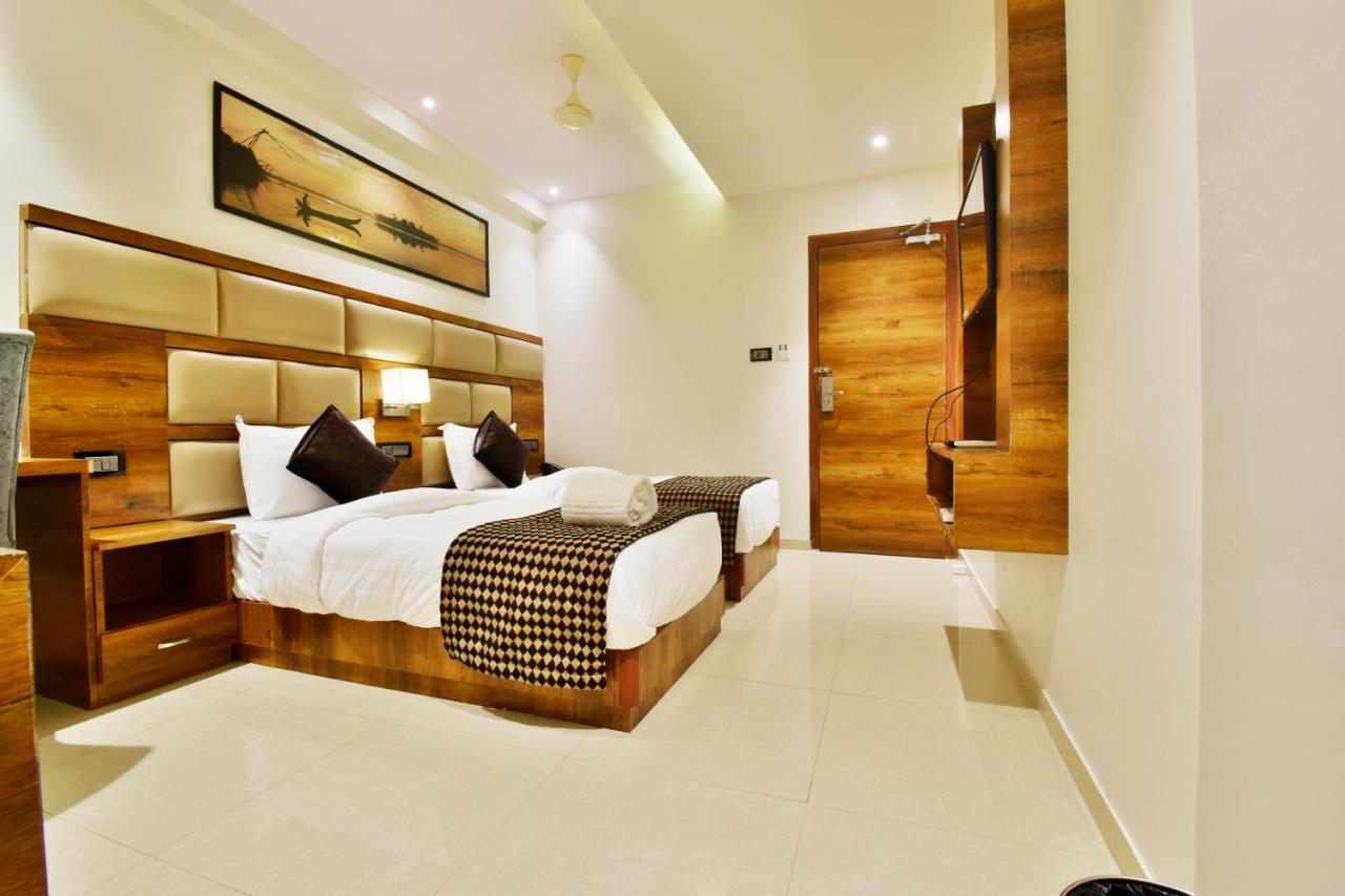Aura One Hotel