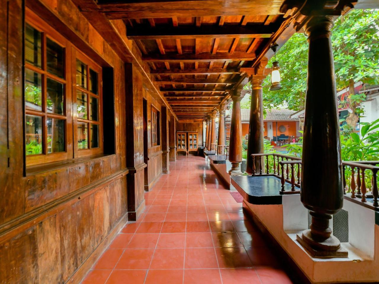 Rossitta Wood Castle Bed & Breakfast Kochi