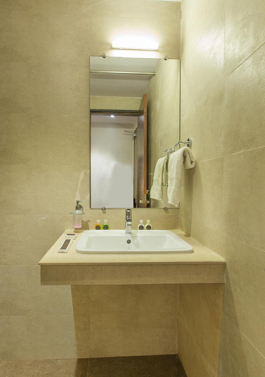 Aura One Hotel