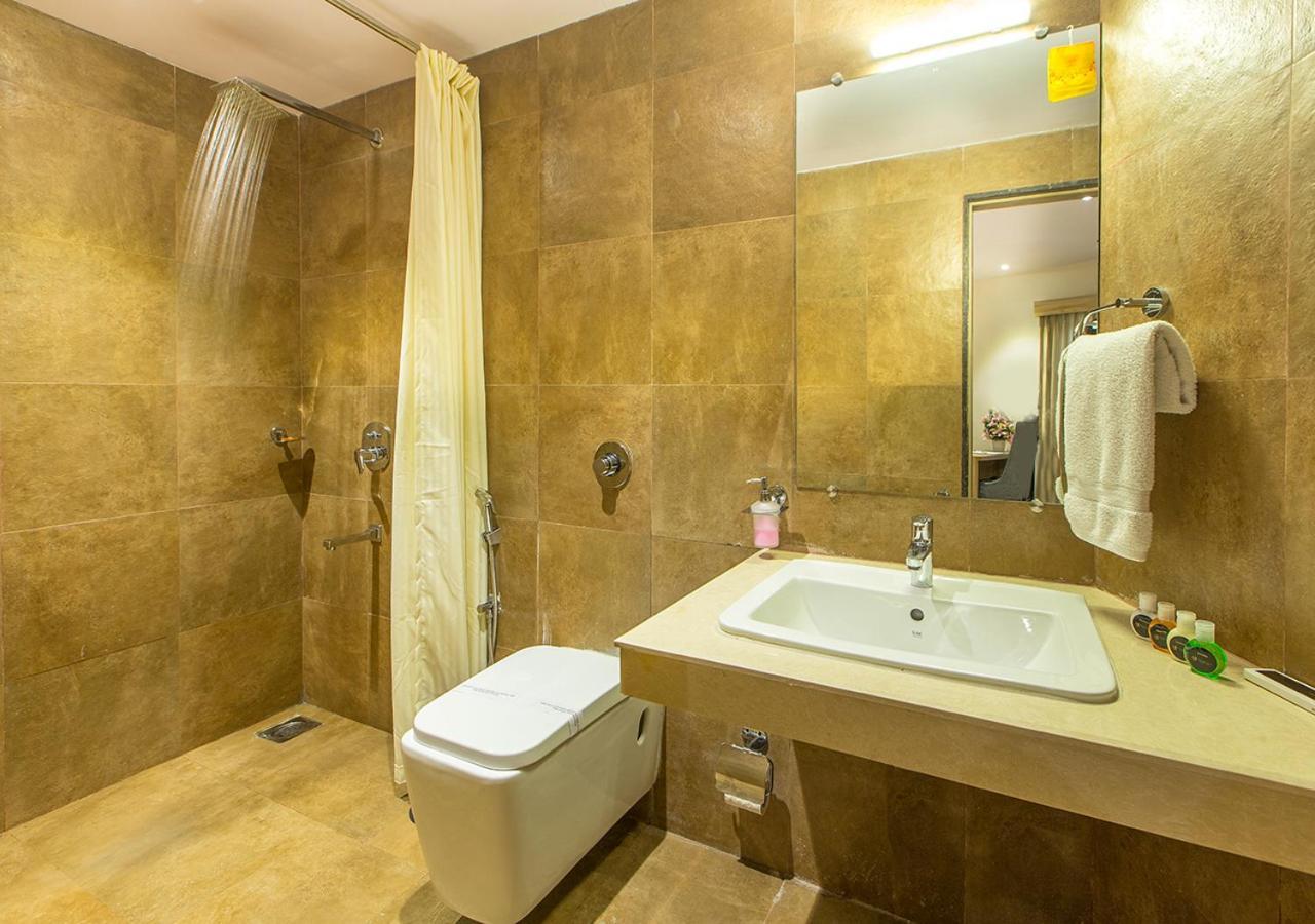 Hotel Aura One Kochi