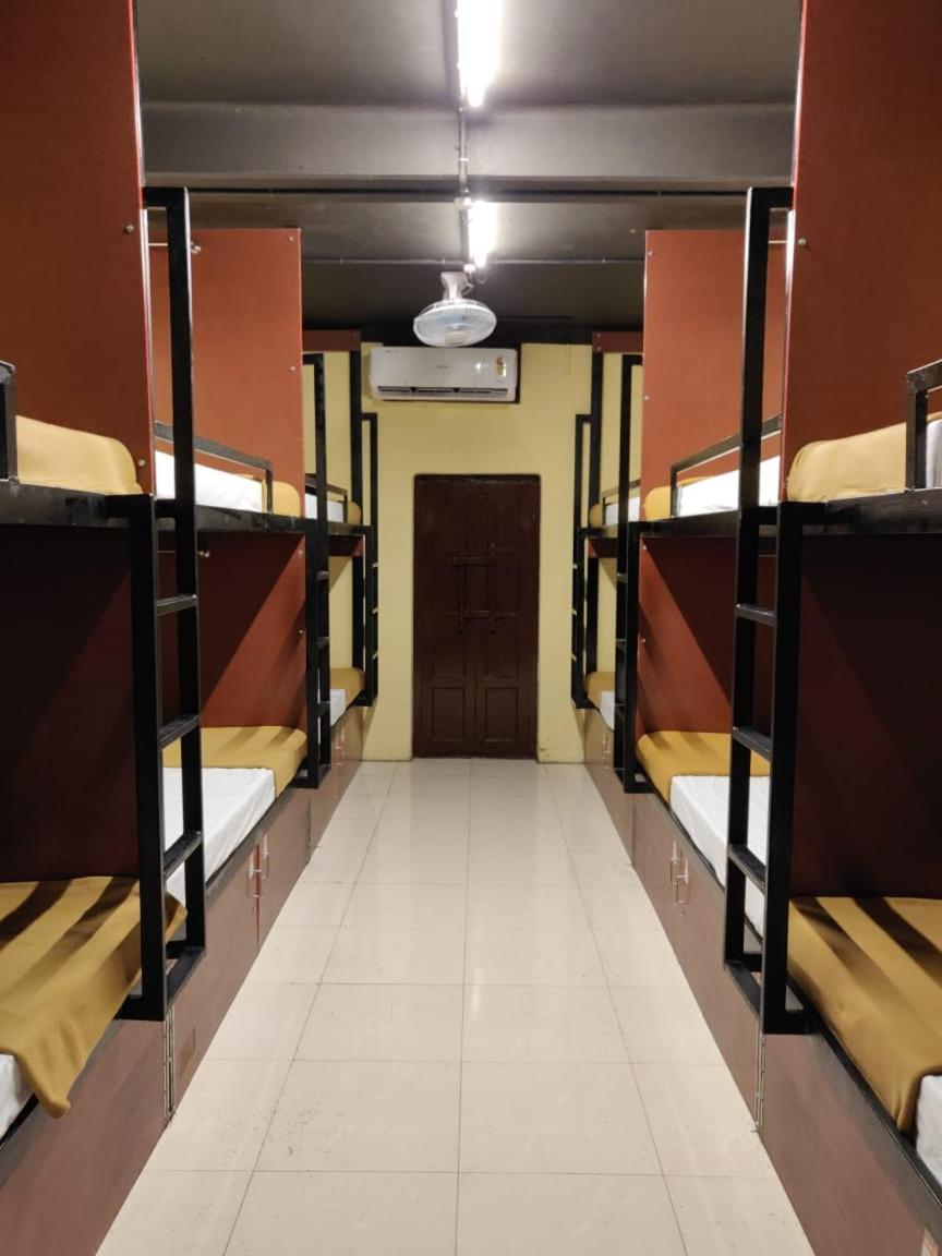 The Metro Pod - Backpackers A/c
