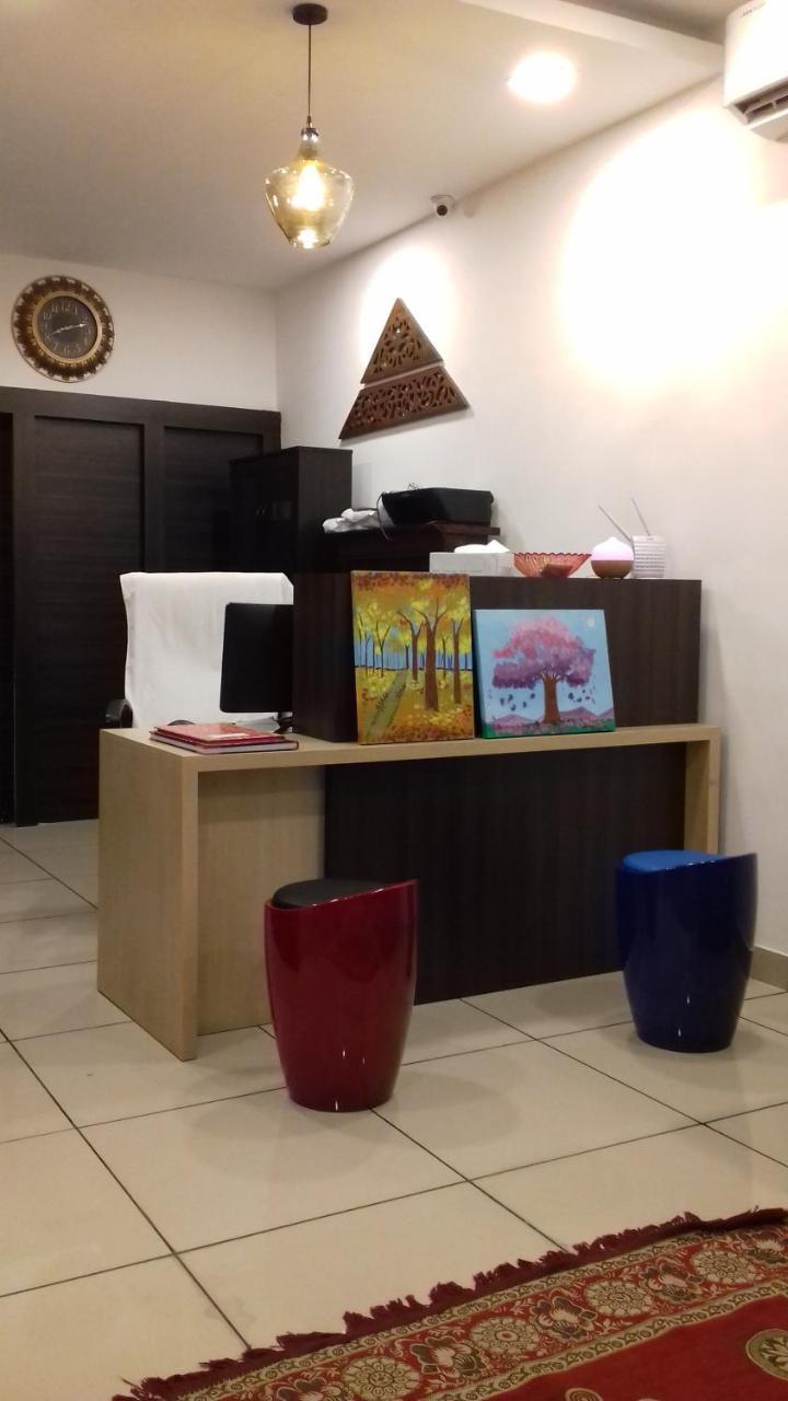 The Metro Pod - Backpackers A/c Hostel *