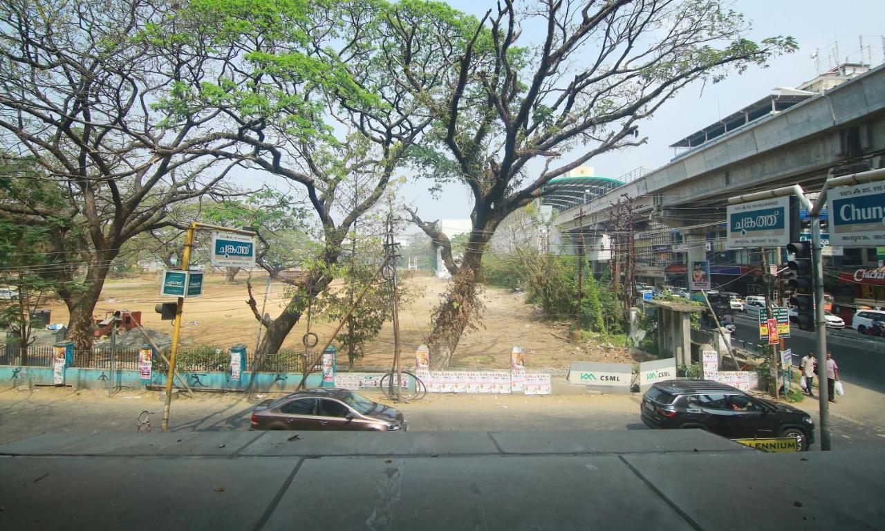 The Metro Pod - Backpackers A/c Hostel *