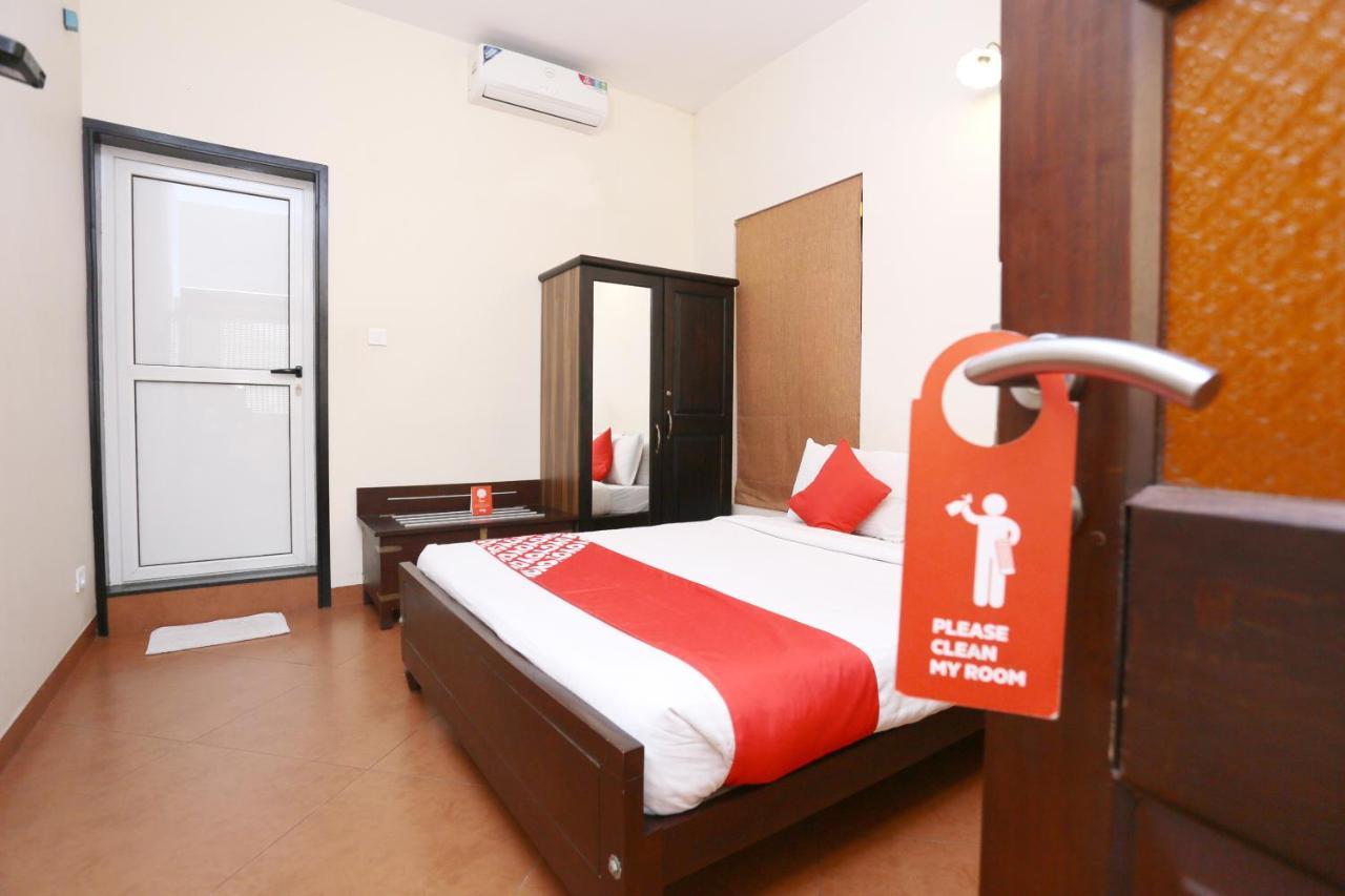 Hotel Oyo 8268 Gokul Ottupura 3*