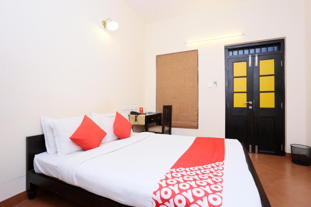 Oyo 8268 Gokul Ottupura Hotel 3*