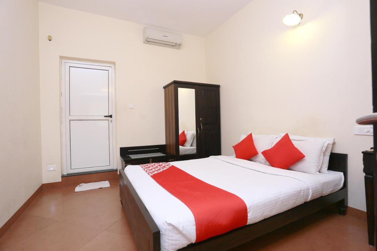 Hotel Oyo 8268 Gokul Ottupura