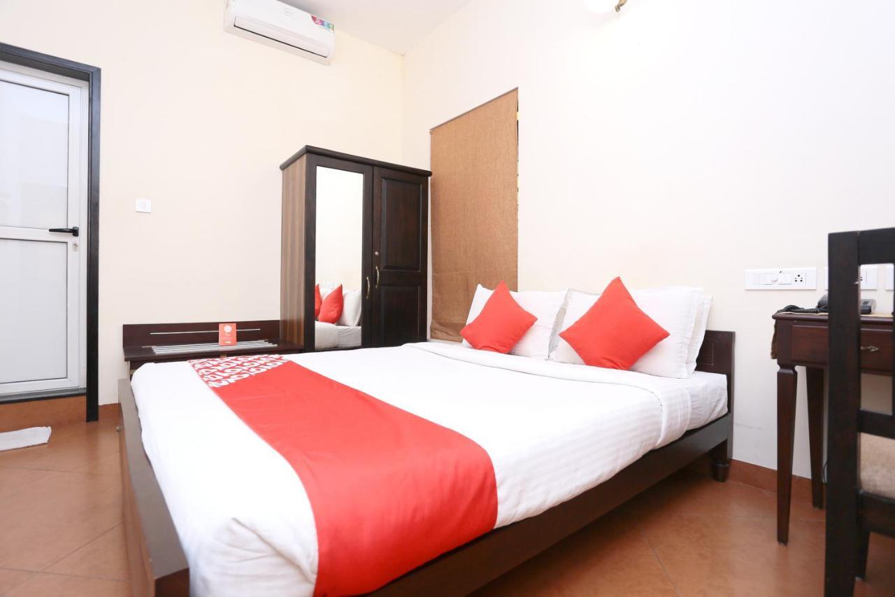Oyo 8268 Gokul Ottupura Hotel