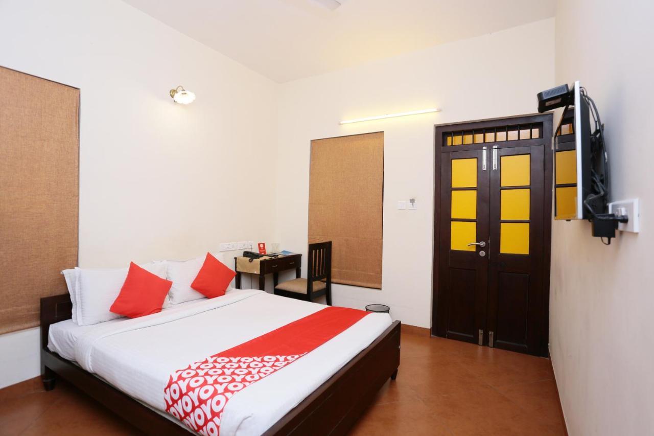 Hotel Oyo 8268 Gokul Ottupura