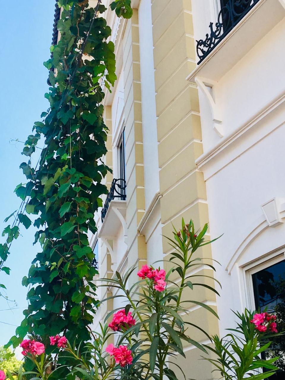 Hotel Daffodils Spice Court Kochi