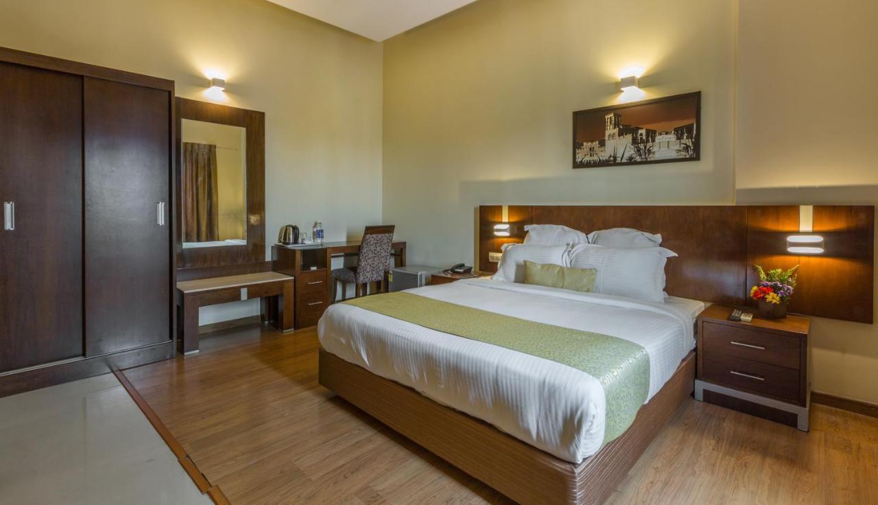 Hotel The Senate By Nextel
