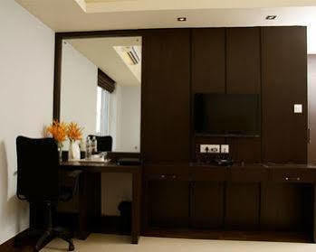Hotel Imperial Regency Kochi